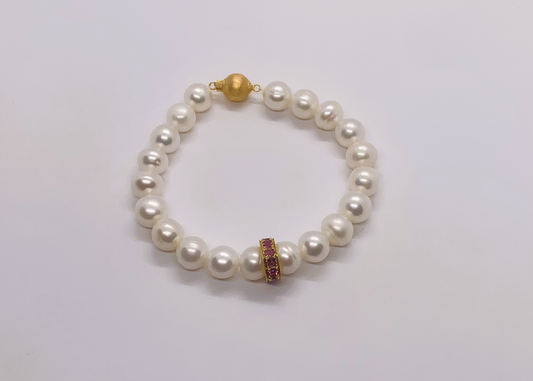 Natural Freshwater Pearl with Natural Garnet Bracelet